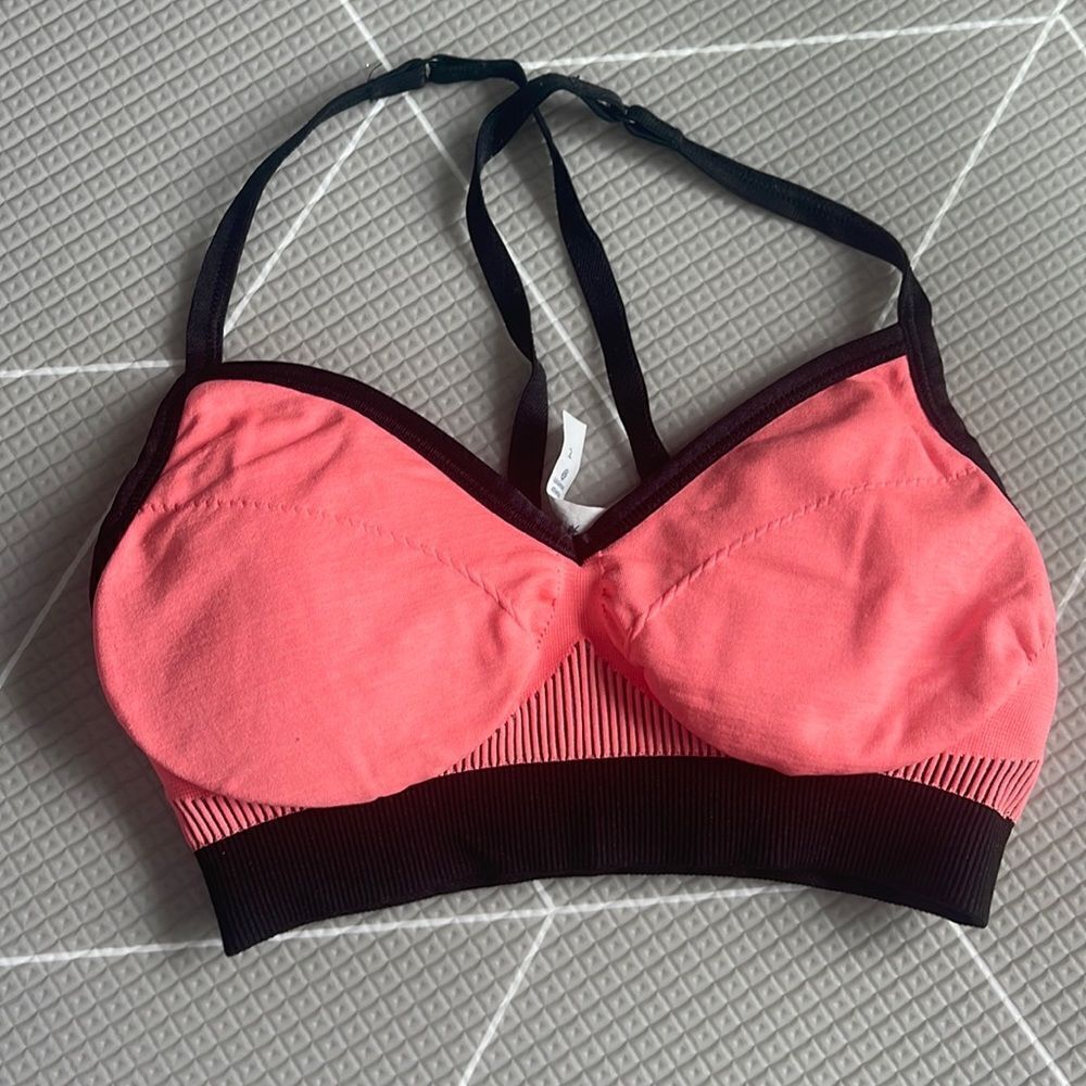 Lululemon size 2 bra